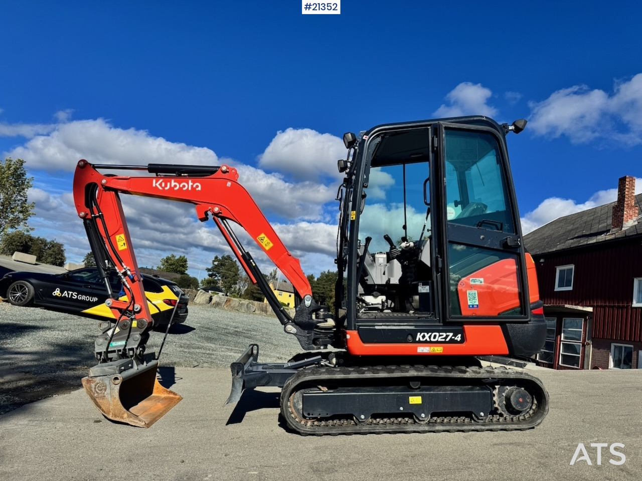 Kubota KX027-4 - Minikotró: 1 kép. Kubota KX027-4 - Minikotró: 1 kép.