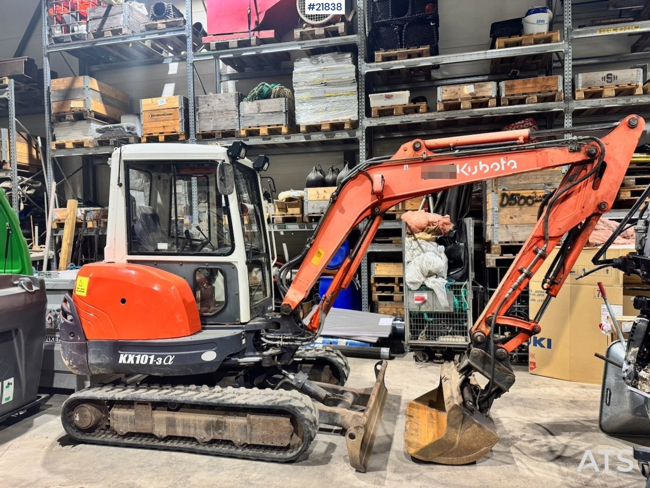 Kubota KX101-3 Minigraver m/ Skuffe og Klype. - Minikotró: 2 kép. Kubota KX101-3 Minigraver m/ Skuffe og Klype. - Minikotró: 2 kép.