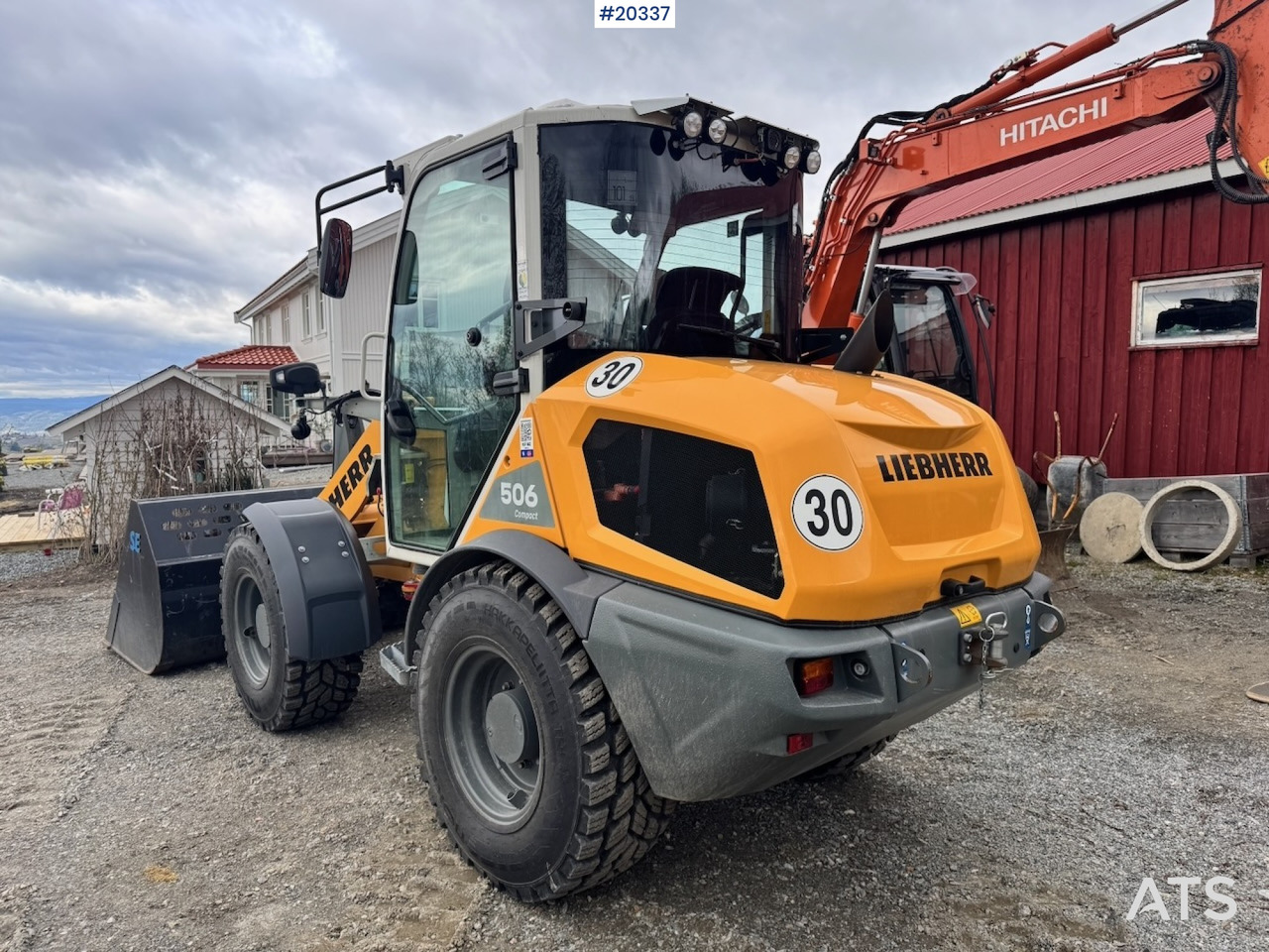 Liebherr L506C - Gumikerekes homlokrakodó: 4 kép. Liebherr L506C - Gumikerekes homlokrakodó: 4 kép.