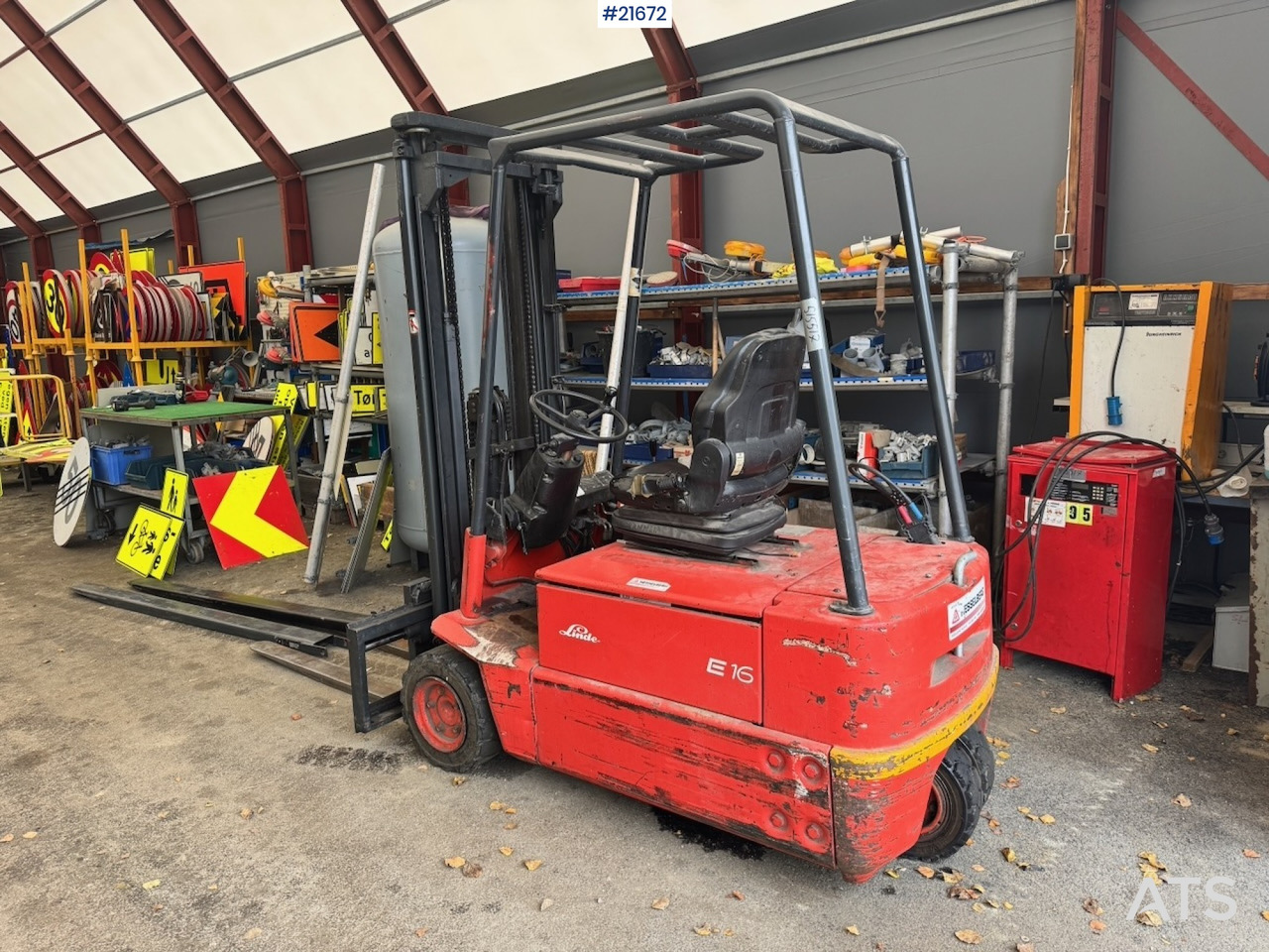 Linde Linde E16 EL Truck m/ forlengere. - Elektromos targonca: 3 kép. Linde Linde E16 EL Truck m/ forlengere. - Elektromos targonca: 3 kép.