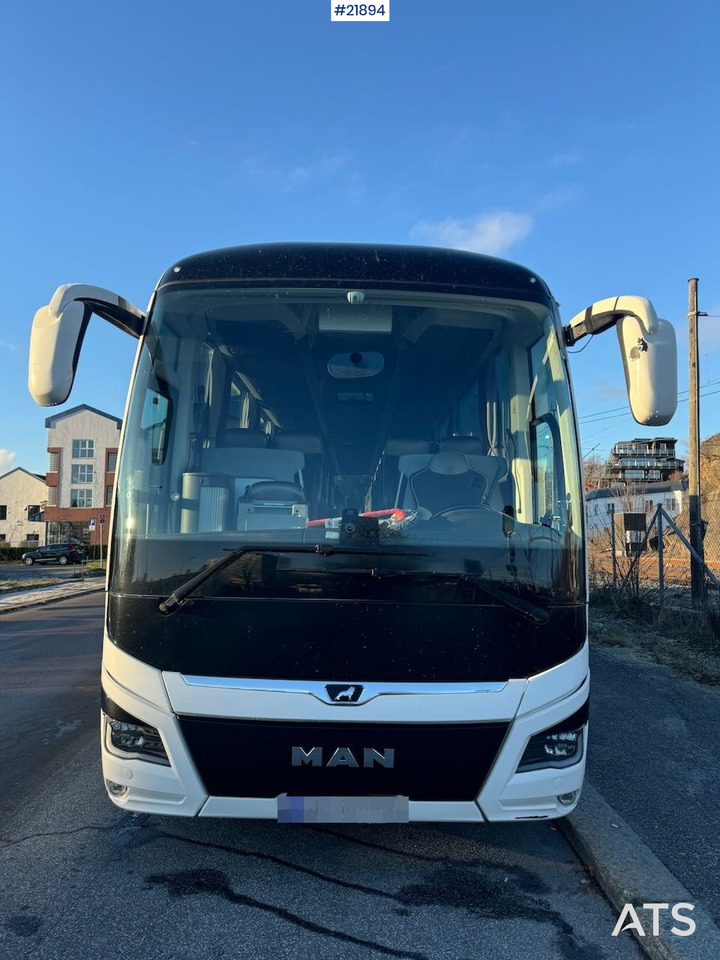 MAN Lion´s Coach 6x2 Turbuss. 63 seter. SE VIDEO - Távolsági busz: 2 kép. MAN Lion´s Coach 6x2 Turbuss. 63 seter. SE VIDEO - Távolsági busz: 2 kép.
