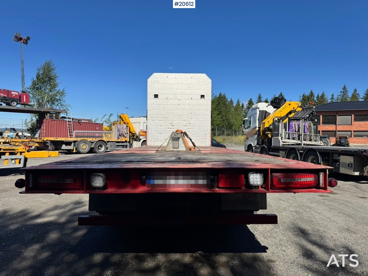 MAN TGX 580 - Platós teherautó: 5 kép. MAN TGX 580 - Platós teherautó: 5 kép.