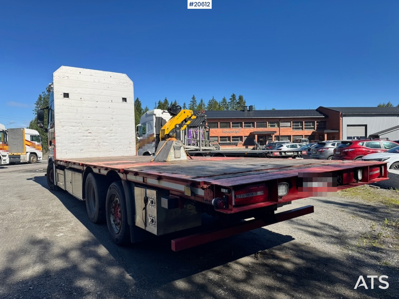 MAN TGX 580 - Platós teherautó: 4 kép. MAN TGX 580 - Platós teherautó: 4 kép.