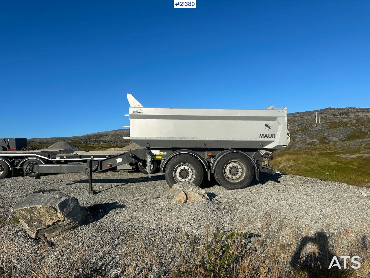 Maur bilpåbygg - Pótkocsi billenőplatós: 3 kép. Maur bilpåbygg - Pótkocsi billenőplatós: 3 kép.