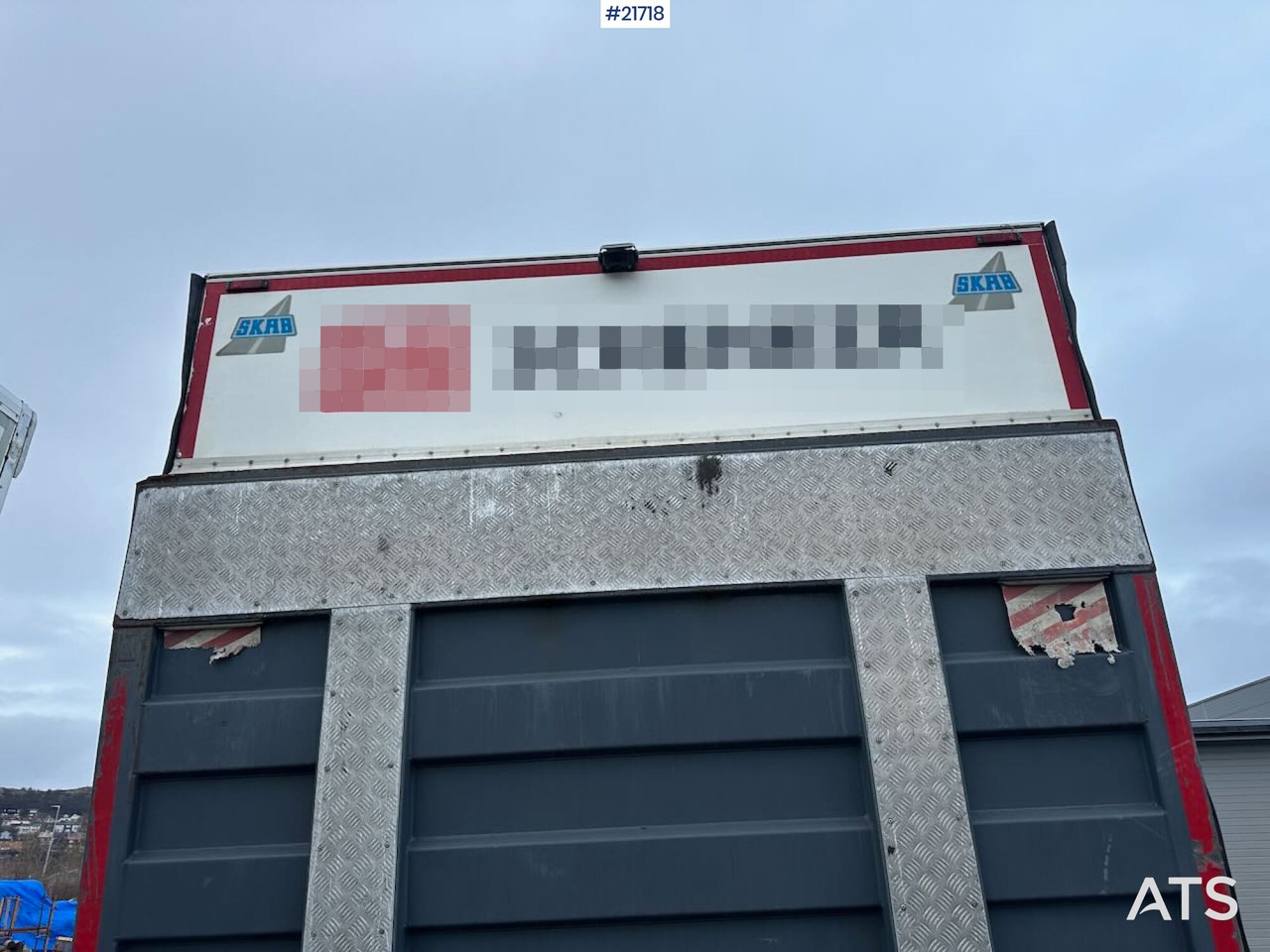 Mercedes Actros 1835 skapbil m/ Full sideåpning, aggregat, lift og 2 sett dekk - Dobozos felépítményű teherautó: 5 kép. Mercedes Actros 1835 skapbil m/ Full sideåpning, aggregat, lift og 2 sett dekk - Dobozos felépítményű teherautó: 5 kép.