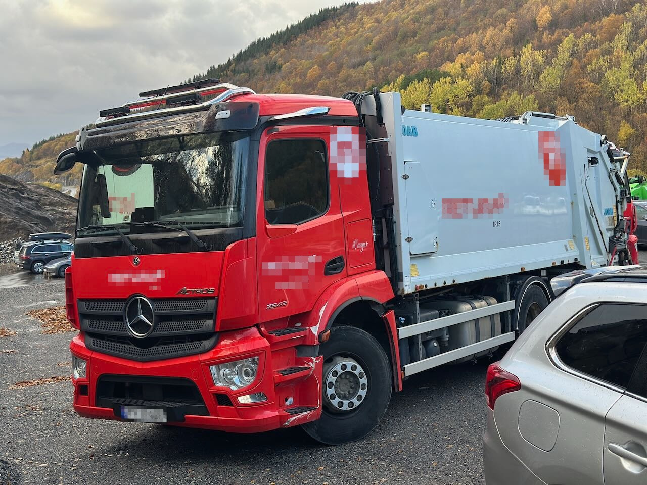 Mercedes Actros 2543 6x2 2 – kammers komprimatorbil m/ 2020 JOAB Anaconda twin påbygg - Szemetesautó: 2 kép. Mercedes Actros 2543 6x2 2 – kammers komprimatorbil m/ 2020 JOAB Anaconda twin påbygg - Szemetesautó: 2 kép.