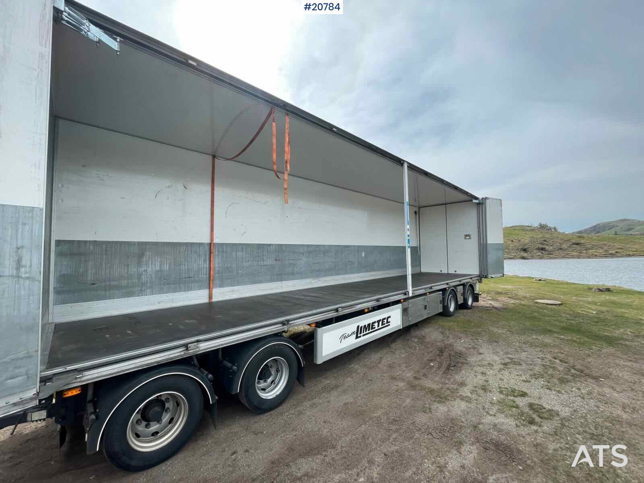 Dobozos felépítményű teherautó Mercedes Actros: 20 kép.