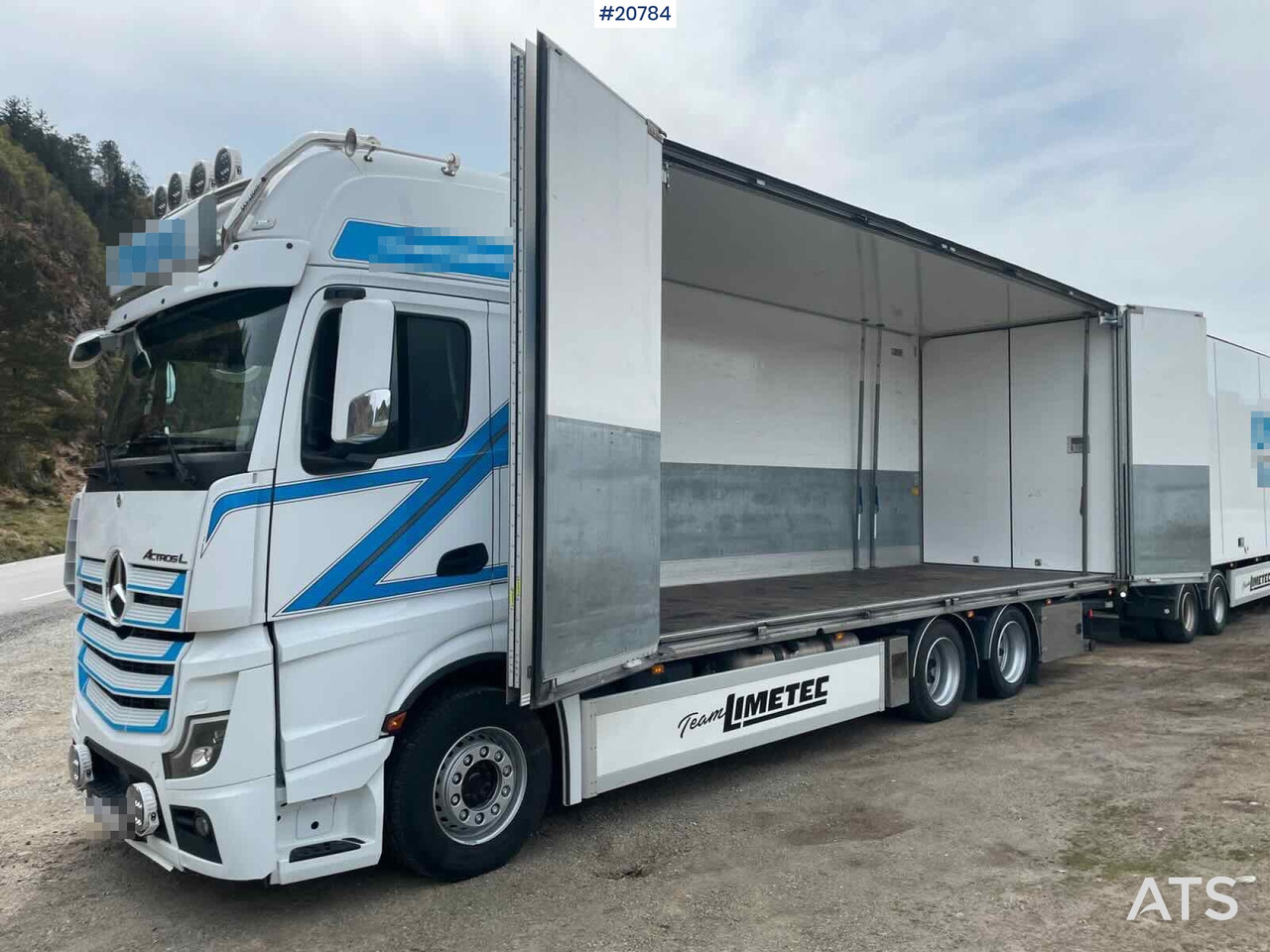 Dobozos felépítményű teherautó Mercedes Actros: 8 kép.