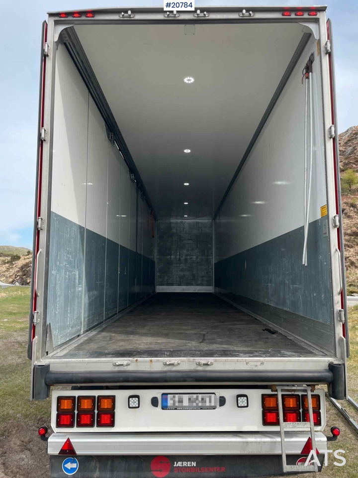 Dobozos felépítményű teherautó Mercedes Actros: 28 kép.