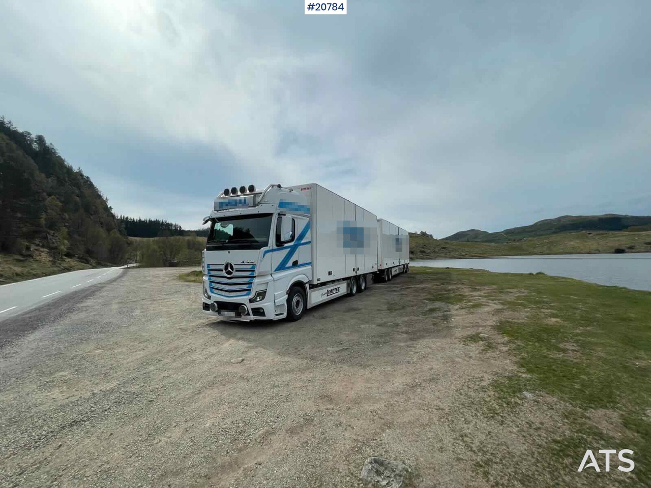 Dobozos felépítményű teherautó Mercedes Actros: 6 kép.