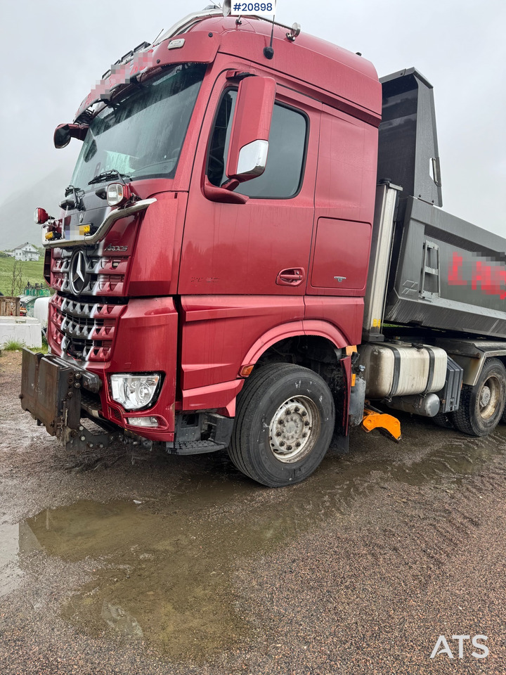 Mercedes Arocs 2858 - Billenőplatós teherautó: 2 kép. Mercedes Arocs 2858 - Billenőplatós teherautó: 2 kép.
