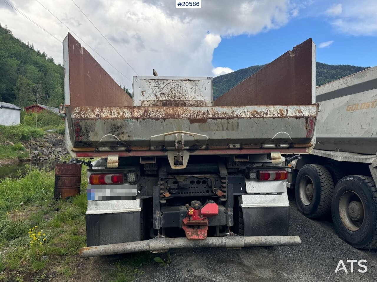 Mercedes Arocs 3258 - Billenőplatós teherautó: 3 kép. Mercedes Arocs 3258 - Billenőplatós teherautó: 3 kép.