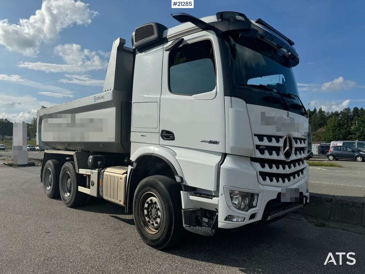Mercedes Arocs - Billenőplatós teherautó: 4 kép. Mercedes Arocs - Billenőplatós teherautó: 4 kép.