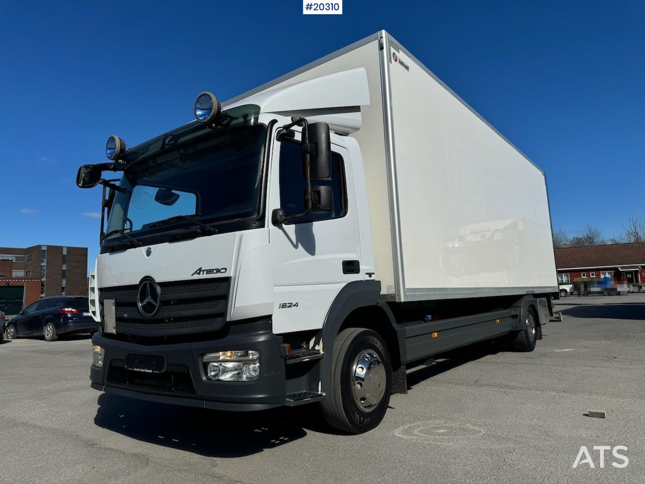 Mercedes Atego 1524 - Dobozos felépítményű teherautó: 1 kép. Mercedes Atego 1524 - Dobozos felépítményű teherautó: 1 kép.