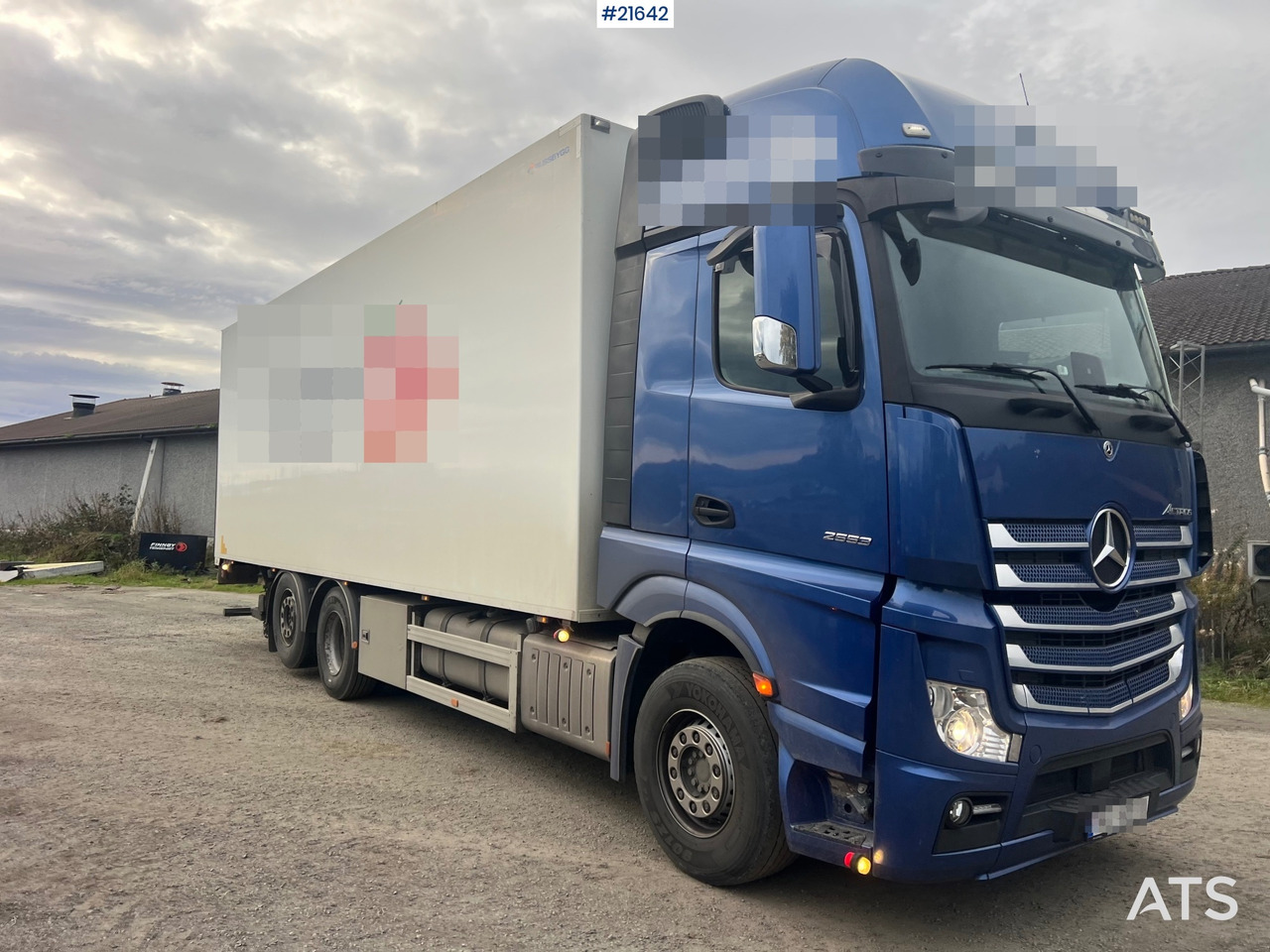 Mercedes-Benz Actrox 6x2 skapbil m/ kjøl/frys aggregat - Dobozos felépítményű teherautó: 4 kép. Mercedes-Benz Actrox 6x2 skapbil m/ kjøl/frys aggregat - Dobozos felépítményű teherautó: 4 kép.
