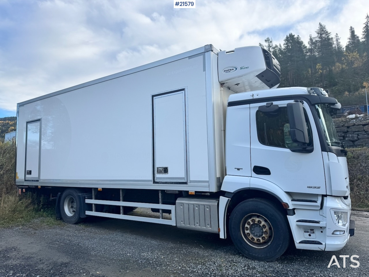 Mercedes-Benz Antos 1832 m/ Full sideåpning og Kjøl/frys. - Dobozos felépítményű teherautó: 5 kép. Mercedes-Benz Antos 1832 m/ Full sideåpning og Kjøl/frys. - Dobozos felépítményű teherautó: 5 kép.