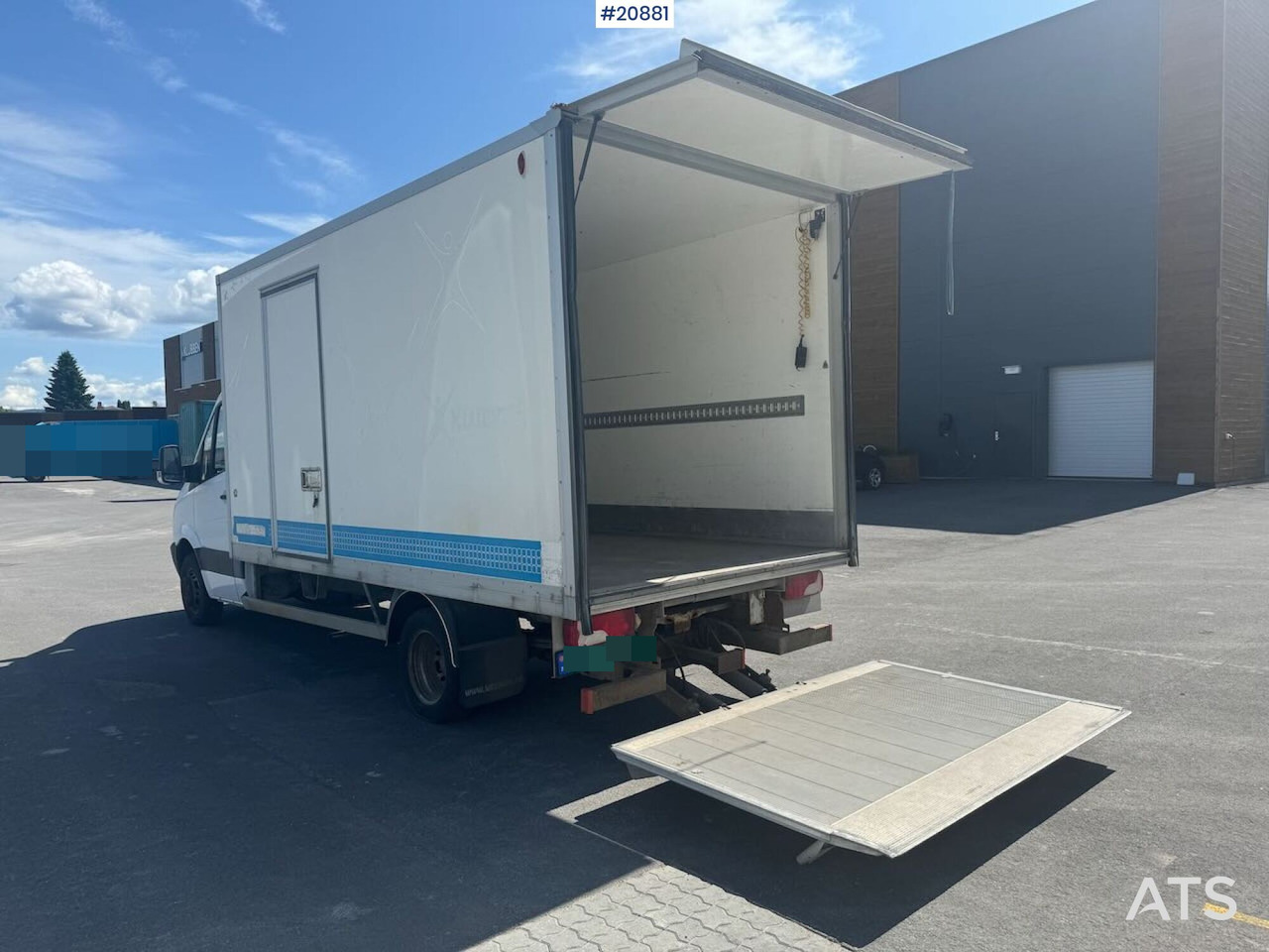 Mercedes SPRINTER - Dobozos kisteherautó: 4 kép. Mercedes SPRINTER - Dobozos kisteherautó: 4 kép.