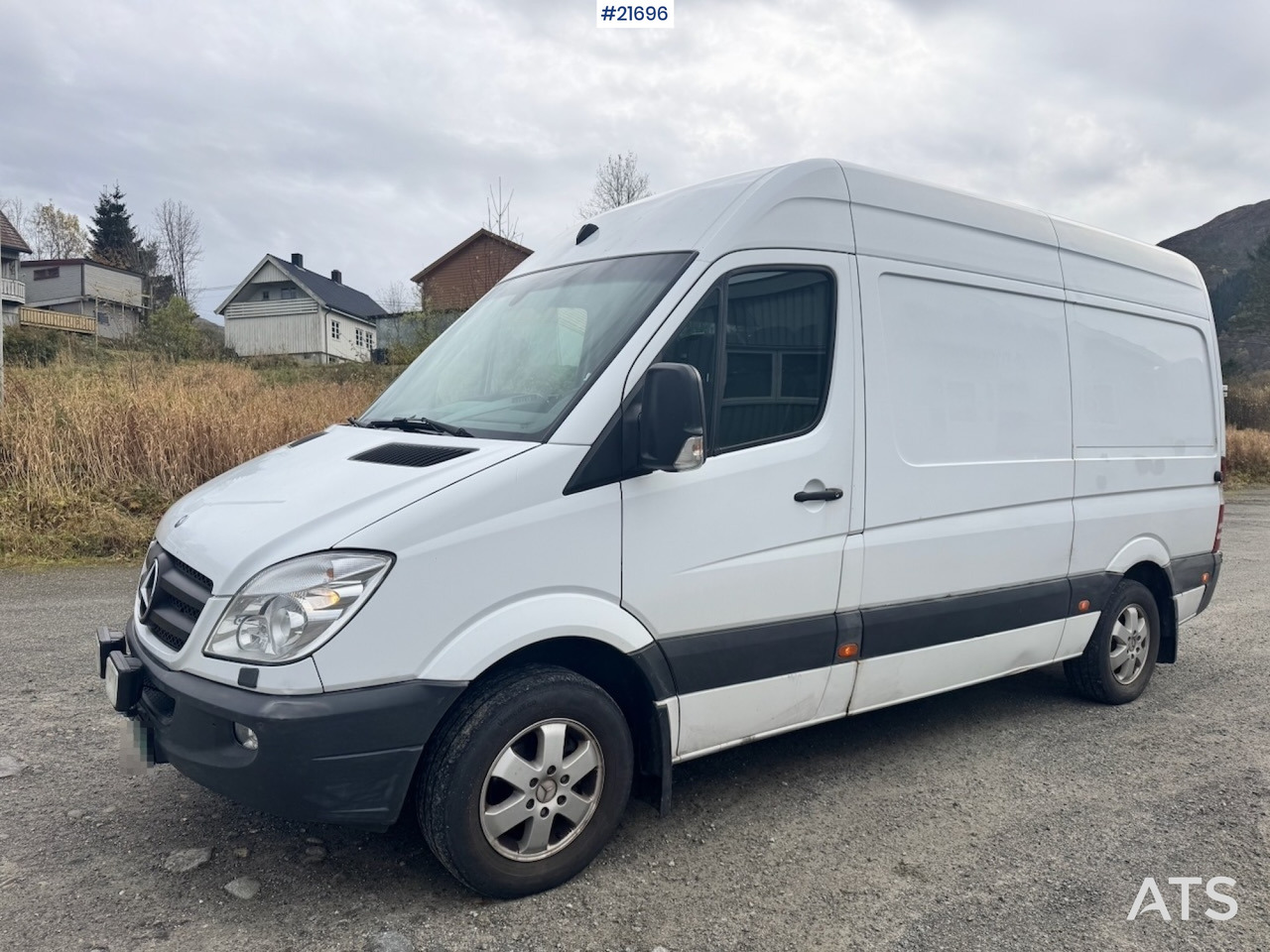 Mercedes SPRINTER - Furgon: 2 kép. Mercedes SPRINTER - Furgon: 2 kép.