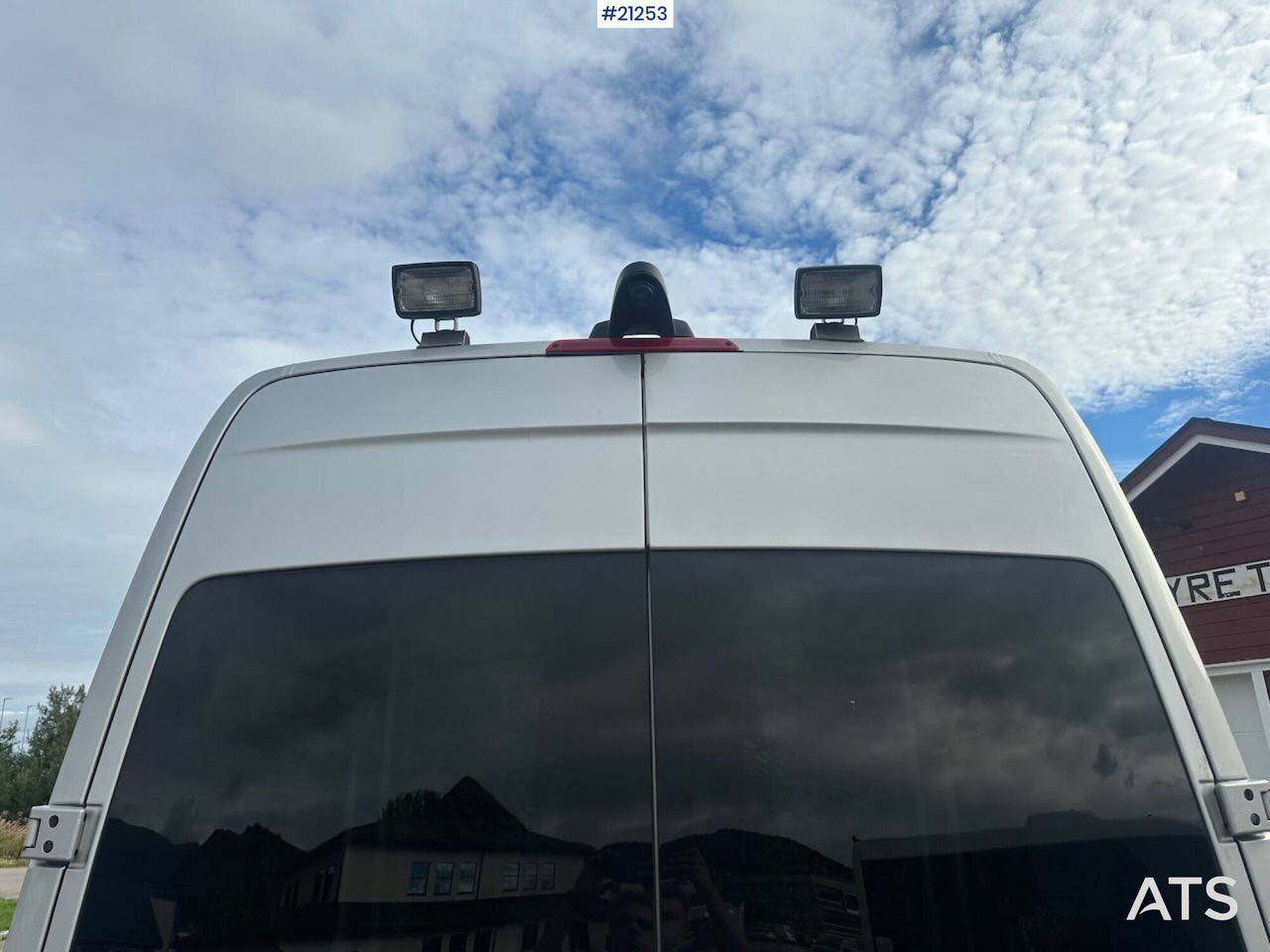 Minibusz, Kisbusz Mercedes Sprinter: 13 kép.