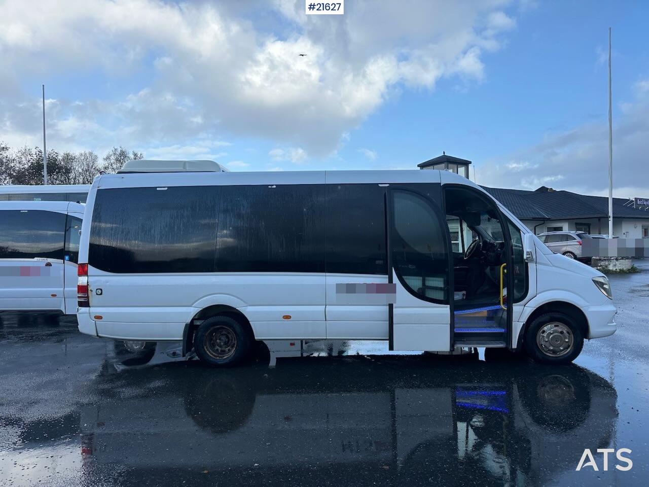 Mercedes Sprinter minibuss 4x2 m/ 16+1 seter, rullestolrampe og handikap plass. - Minibusz, Kisbusz: 5 kép. Mercedes Sprinter minibuss 4x2 m/ 16+1 seter, rullestolrampe og handikap plass. - Minibusz, Kisbusz: 5 kép.