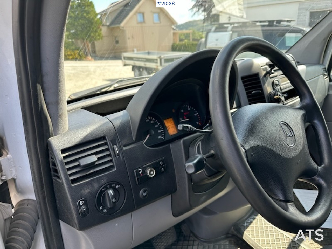 Mercedes sprinter 316CDI - Dobozos felépítményű teherautó: 3 kép. Mercedes sprinter 316CDI - Dobozos felépítményű teherautó: 3 kép.