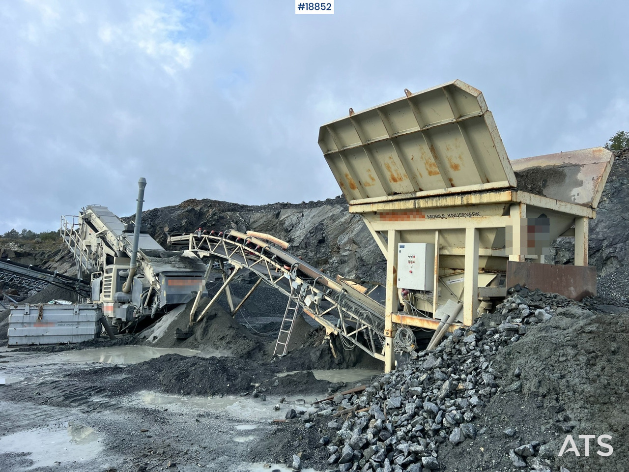 Metso Lokotrack LT220D Finknuser m/ sikt, matekasse og transportbånd - Mobil törőgép: 1 kép. Metso Lokotrack LT220D Finknuser m/ sikt, matekasse og transportbånd - Mobil törőgép: 1 kép.