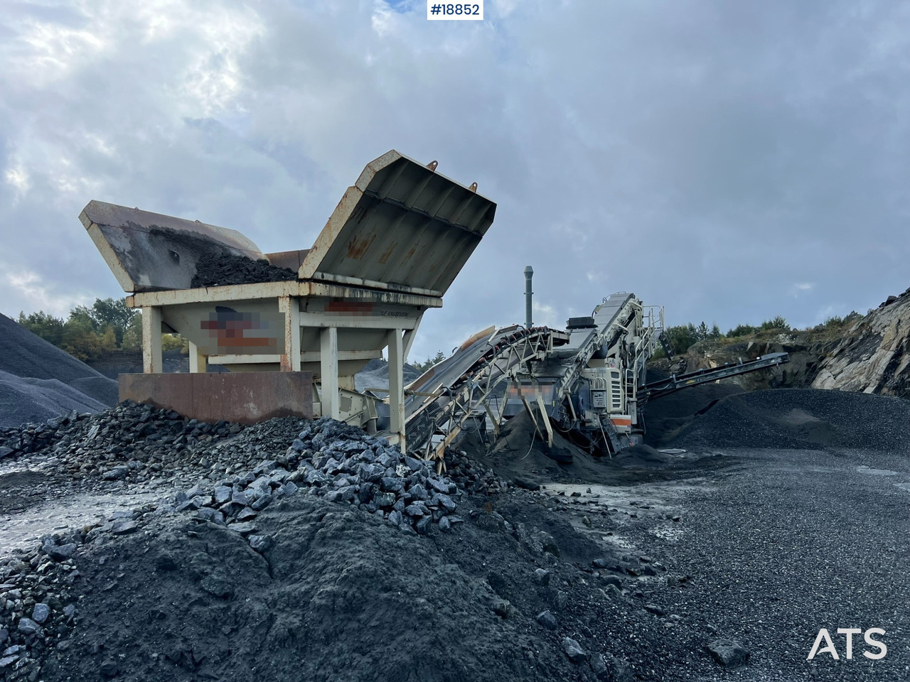 Metso Lokotrack LT220D Finknuser m/ sikt, matekasse og transportbånd - Mobil törőgép: 3 kép. Metso Lokotrack LT220D Finknuser m/ sikt, matekasse og transportbånd - Mobil törőgép: 3 kép.