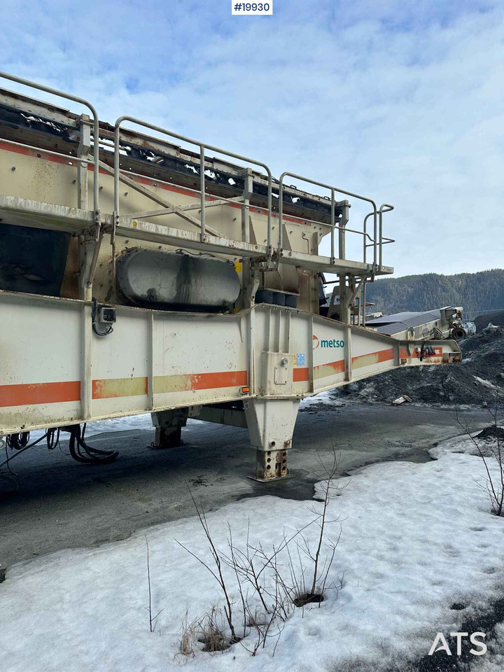 Metso Nordberg NW 353 FS - Osztályozó berendezés: 4 kép. Metso Nordberg NW 353 FS - Osztályozó berendezés: 4 kép.