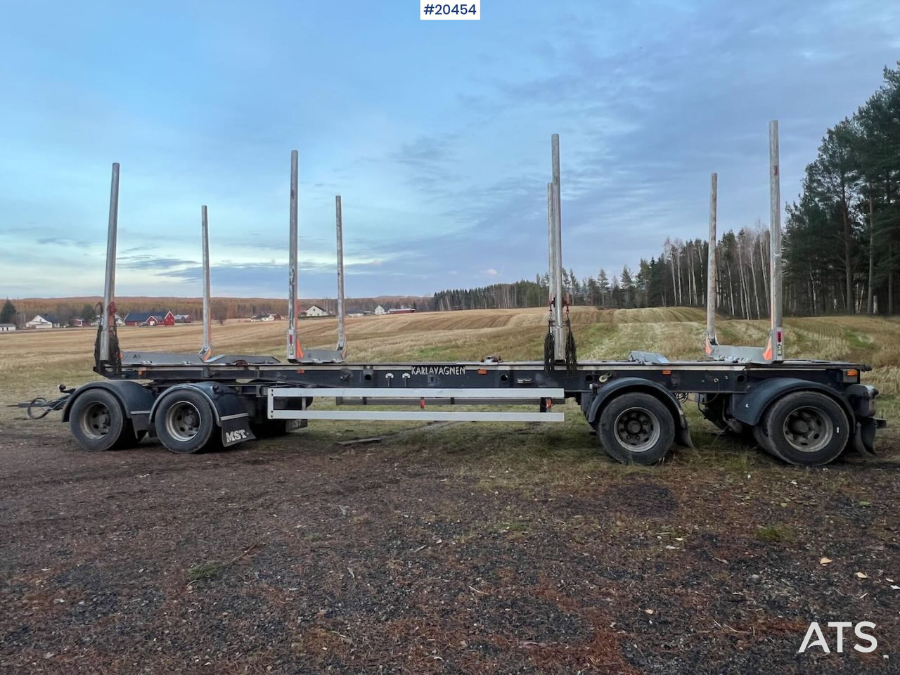 Mjølby Mjøby Tømmerhenger - Rönkszállító pótkocsi: 3 kép. Mjølby Mjøby Tømmerhenger - Rönkszállító pótkocsi: 3 kép.