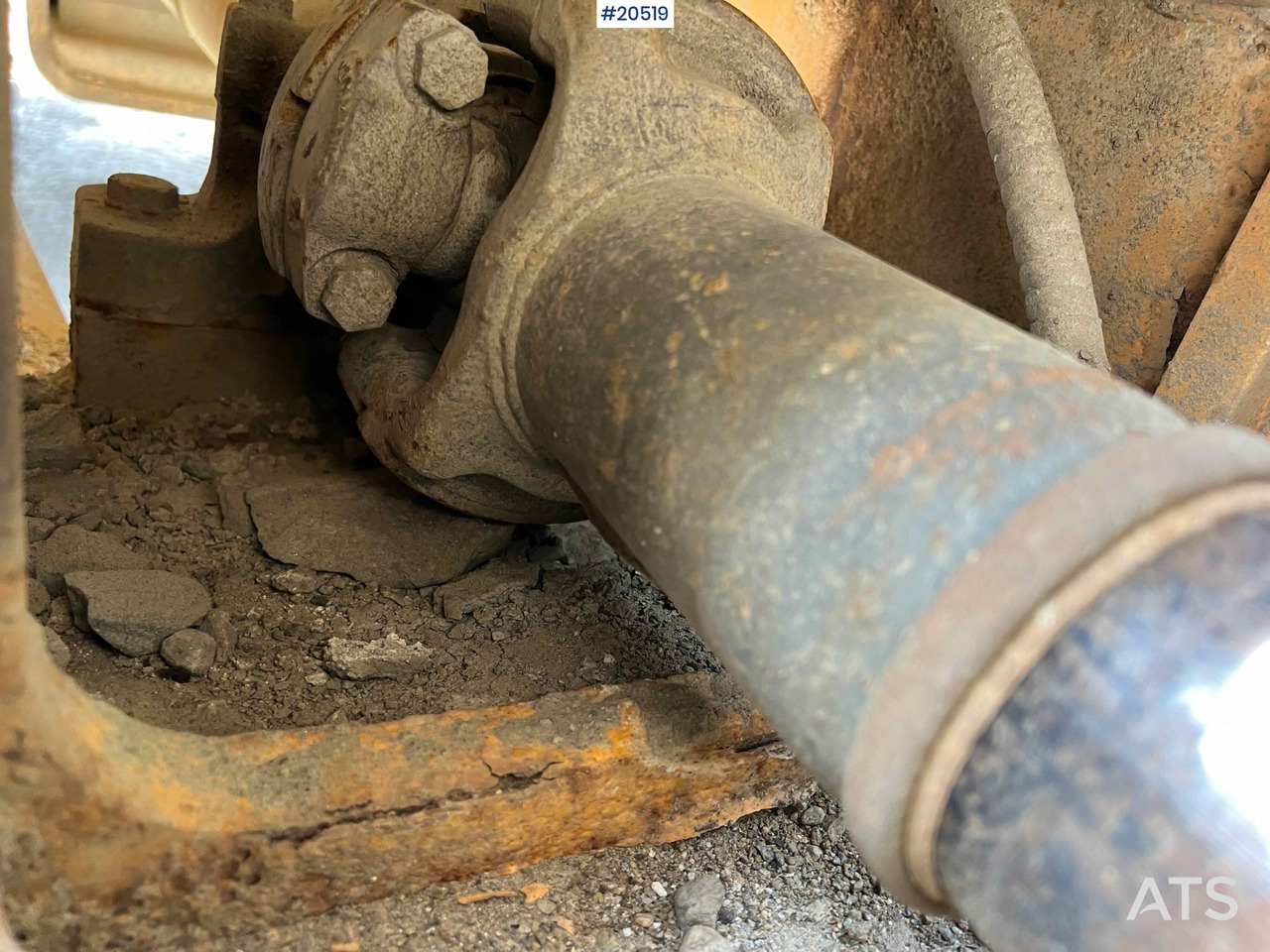 Dömper Moxy MT 26: 42 kép.