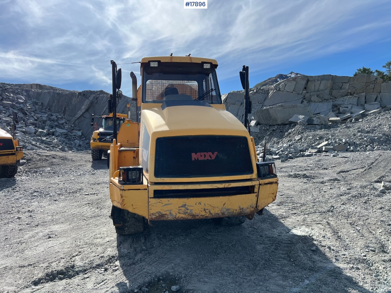 Moxy MT25 - Dömper: 3 kép. Moxy MT25 - Dömper: 3 kép.