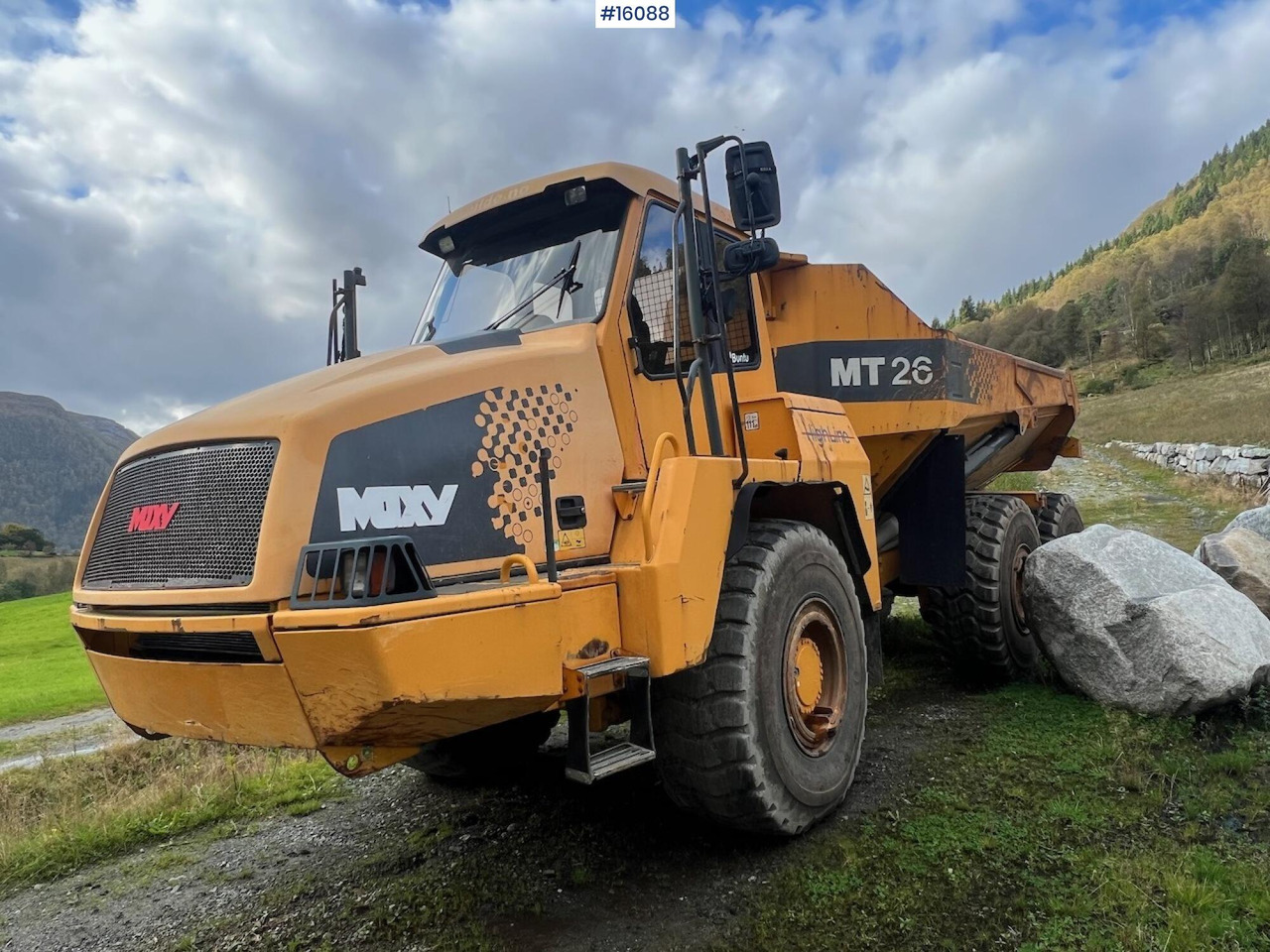 Moxy MT26 - Dömper: 1 kép. Moxy MT26 - Dömper: 1 kép.
