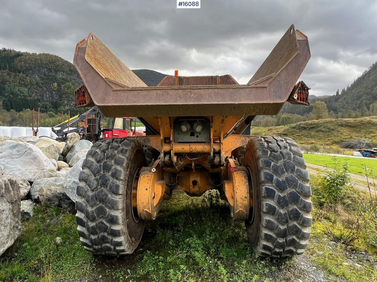 Moxy MT26 - Dömper: 4 kép. Moxy MT26 - Dömper: 4 kép.