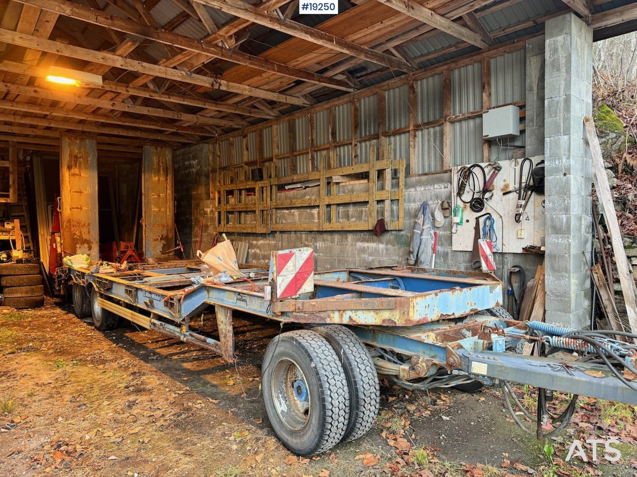 Mueller maskinslep - Félpótkocsi mélybölcsős: 2 kép. Mueller maskinslep - Félpótkocsi mélybölcsős: 2 kép.