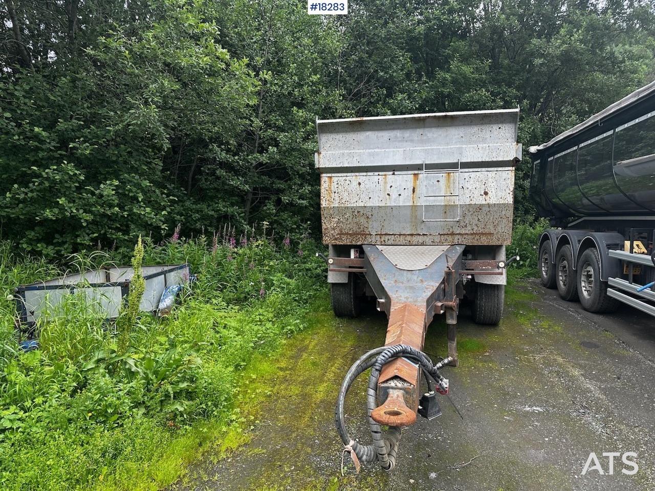 NOR SLEP Trippelkjerre - Pótkocsi billenőplatós: 2 kép. NOR SLEP Trippelkjerre - Pótkocsi billenőplatós: 2 kép.
