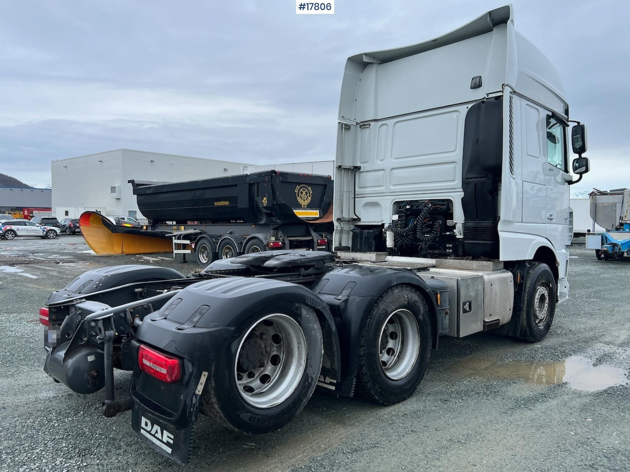 DAF XF 530 - Nyergesvontató: 5 kép. DAF XF 530 - Nyergesvontató: 5 kép.