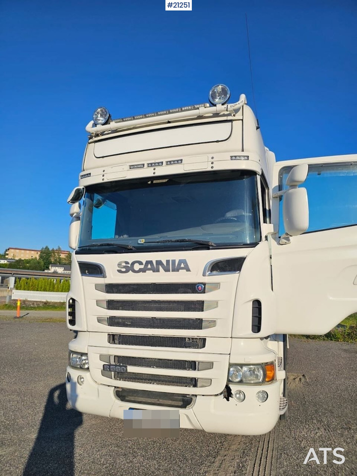 Scania R560 - Nyergesvontató: 2 kép. Scania R560 - Nyergesvontató: 2 kép.