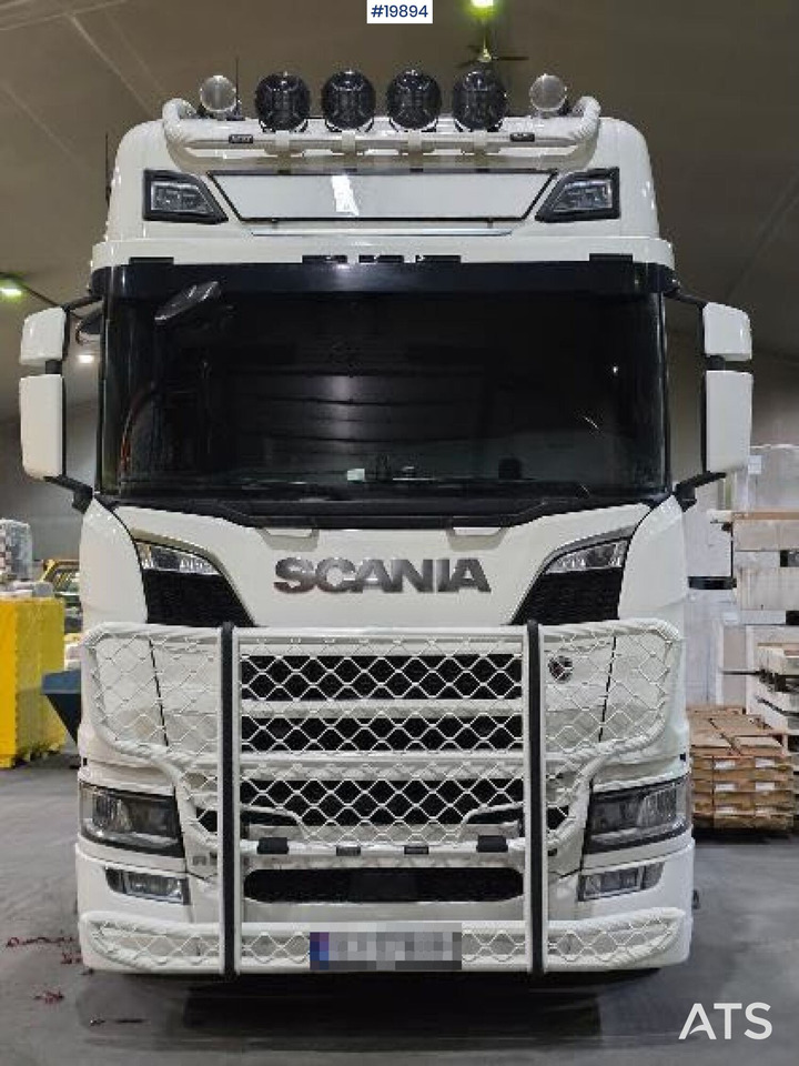 Scania R590 - Nyergesvontató: 5 kép. Scania R590 - Nyergesvontató: 5 kép.