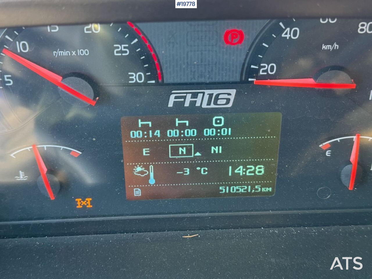 Nyergesvontató Volvo FH16 750: 31 kép.