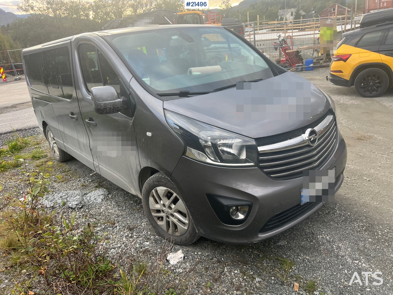 Opel VIVARO - Kisbusz: 5 kép. Opel VIVARO - Kisbusz: 5 kép.