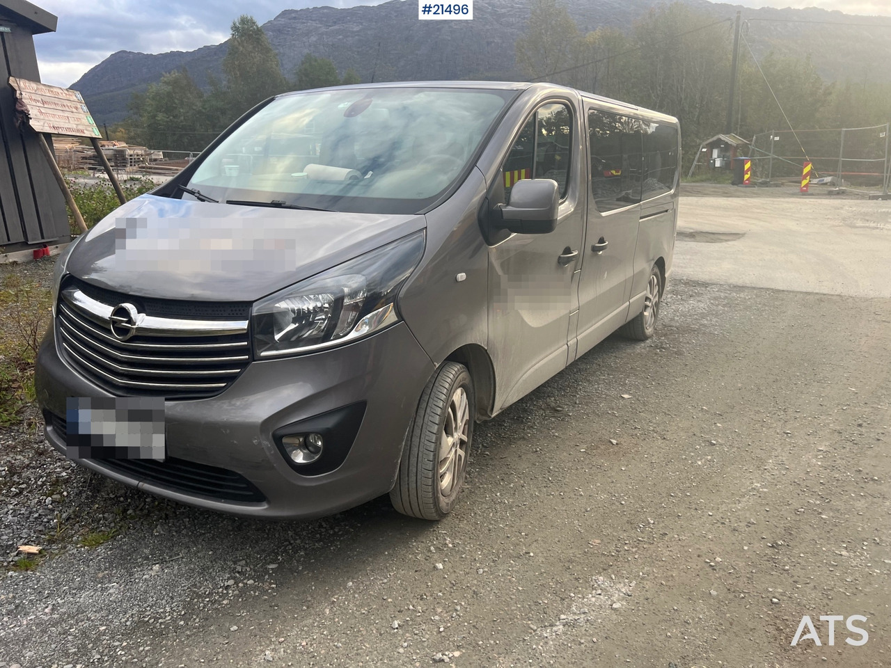 Opel VIVARO - Kisbusz: 1 kép. Opel VIVARO - Kisbusz: 1 kép.