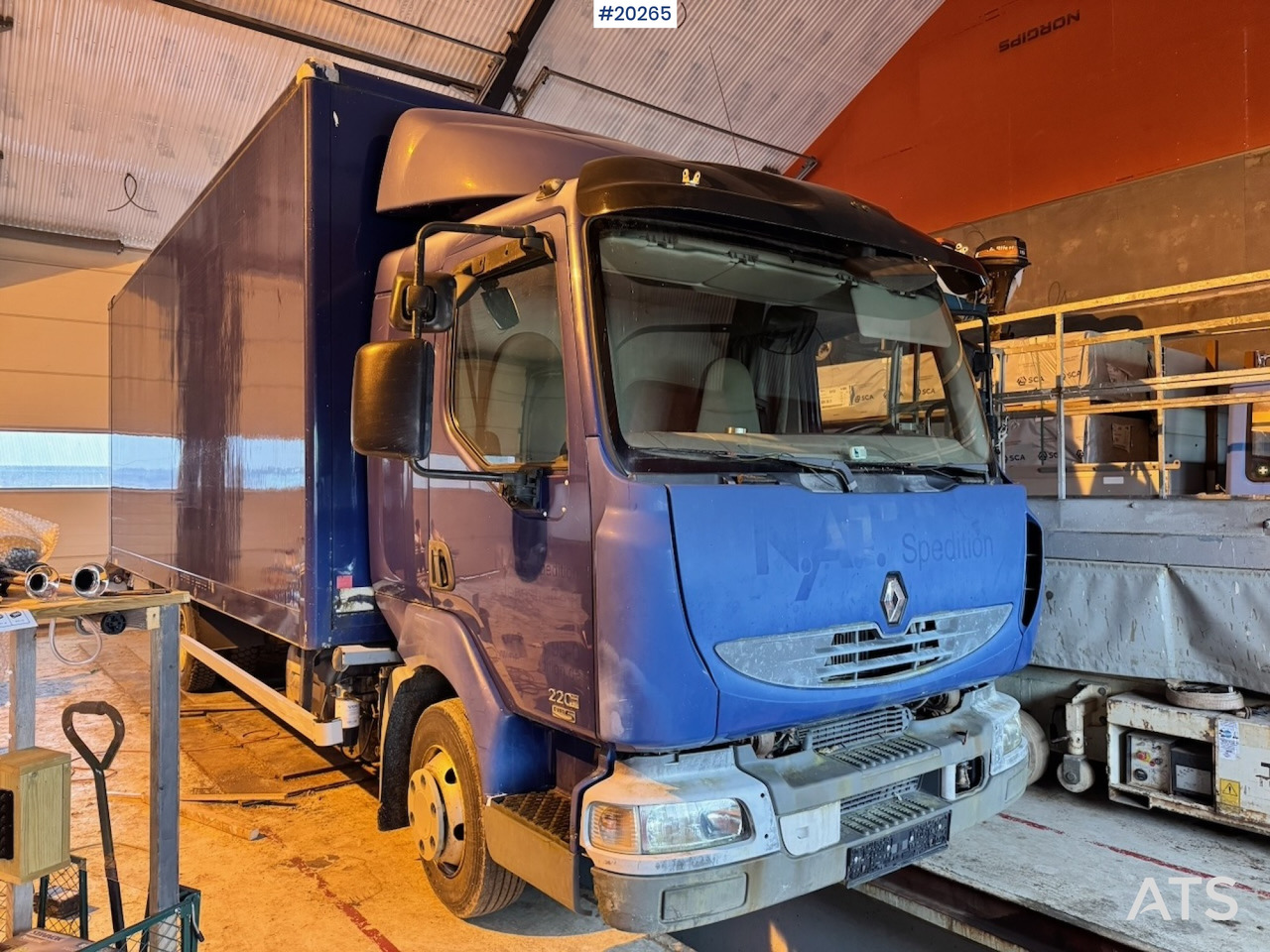 Renault midlum 220.08 - Dobozos felépítményű teherautó: 1 kép. Renault midlum 220.08 - Dobozos felépítményű teherautó: 1 kép.