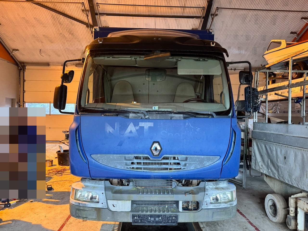 Dobozos felépítményű teherautó Renault midlum 220.08: 6 kép.