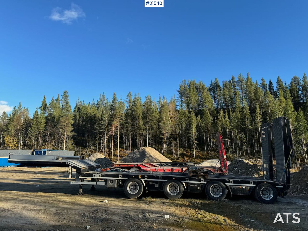 Rojo 2021 Rojo Maskinsemi m/ hydrauliske kjørebruer - Félpótkocsi mélybölcsős: 4 kép. Rojo 2021 Rojo Maskinsemi m/ hydrauliske kjørebruer - Félpótkocsi mélybölcsős: 4 kép.