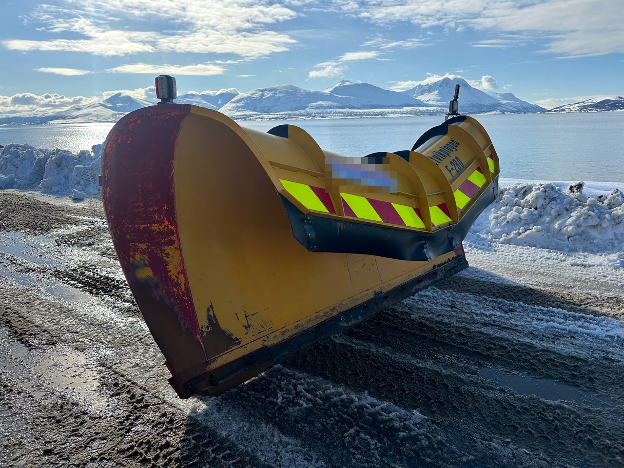 Saltvikplogen F-280 - Hóeke: 1 kép. Saltvikplogen F-280 - Hóeke: 1 kép.