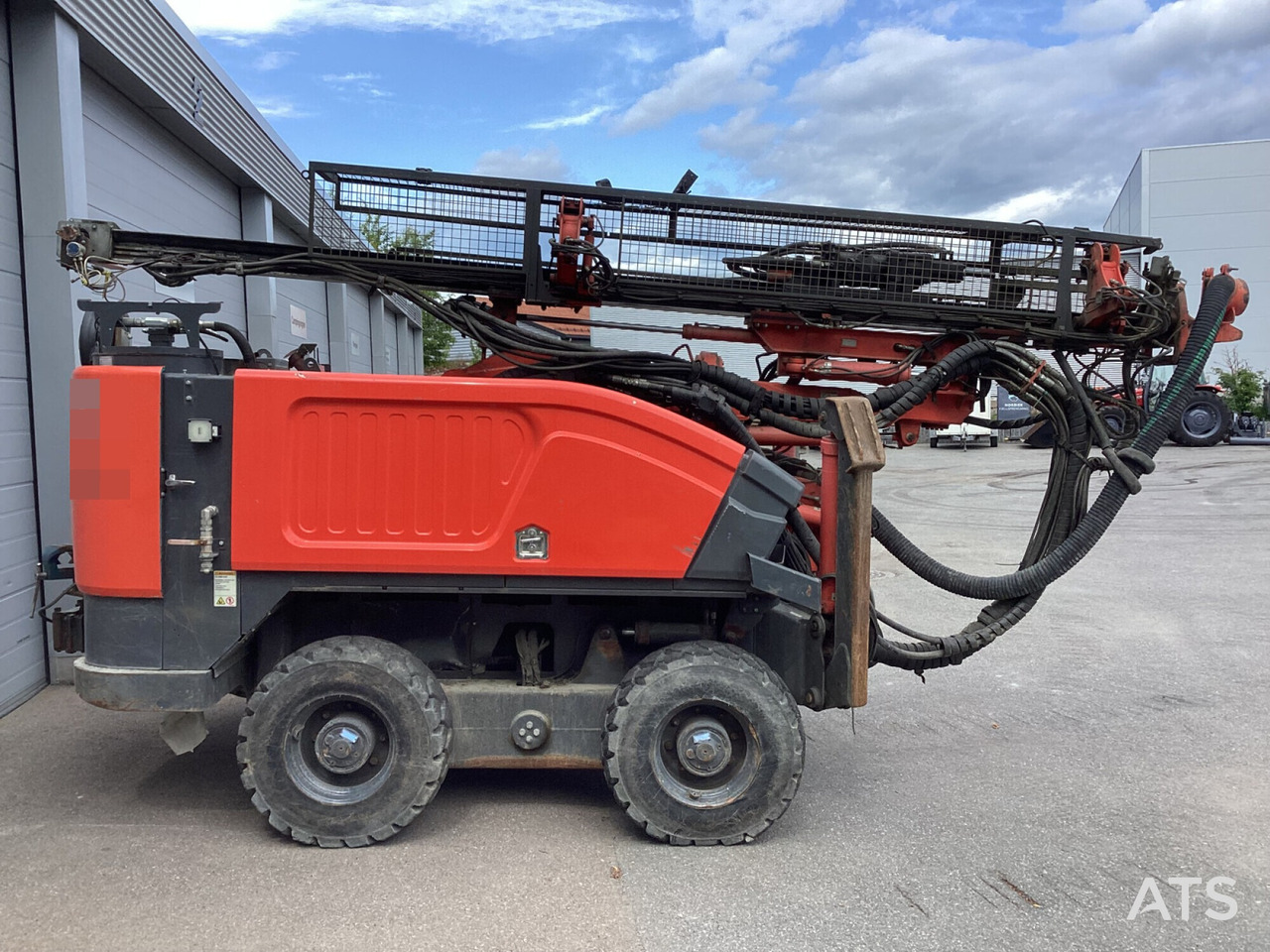 Sandvik Commando DC130RI - Fúrógép: 3 kép. Sandvik Commando DC130RI - Fúrógép: 3 kép.