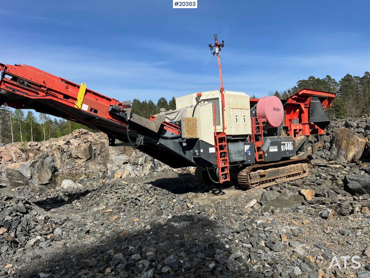 Sandvik UJ440I - Pofás törő: 3 kép. Sandvik UJ440I - Pofás törő: 3 kép.