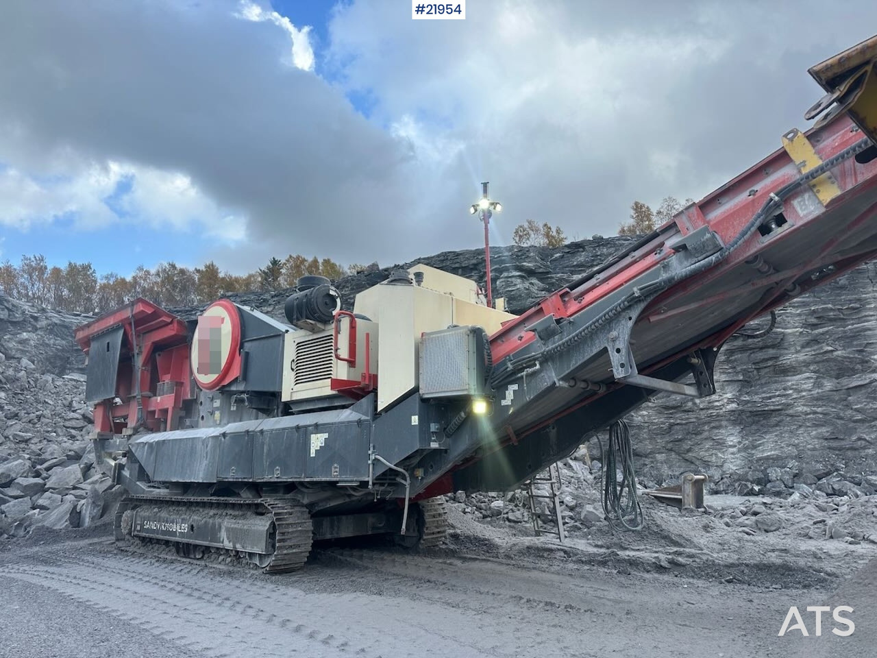 Sandvik UJ440i kjeftknuser. SE VIDEO. - Pofás törő: 1 kép. Sandvik UJ440i kjeftknuser. SE VIDEO. - Pofás törő: 1 kép.