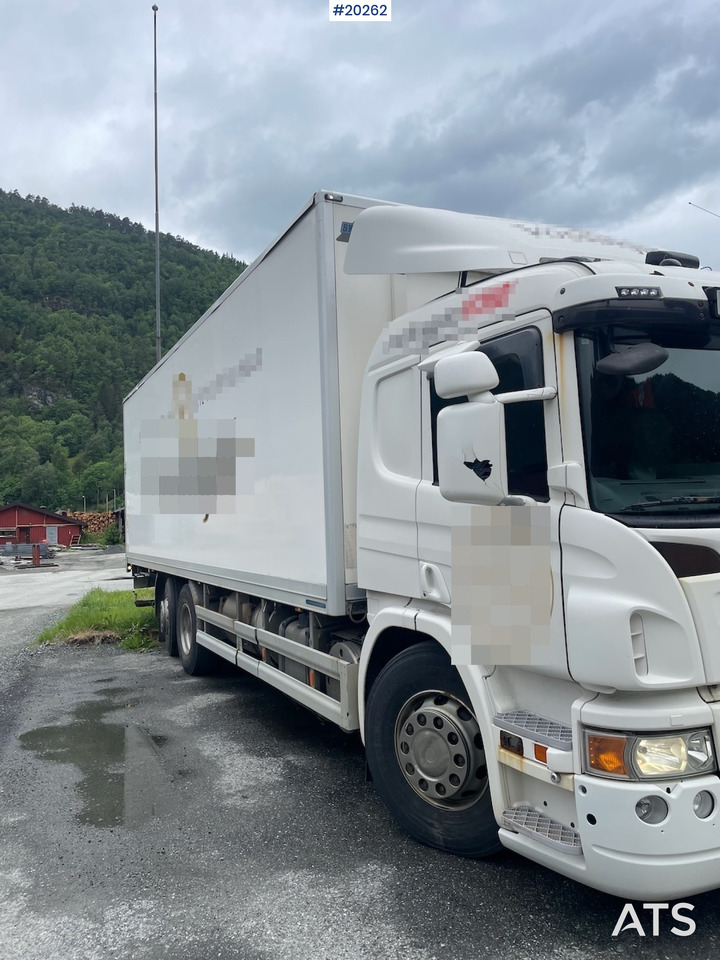 Scania P 340 - Dobozos felépítményű teherautó: 1 kép. Scania P 340 - Dobozos felépítményű teherautó: 1 kép.