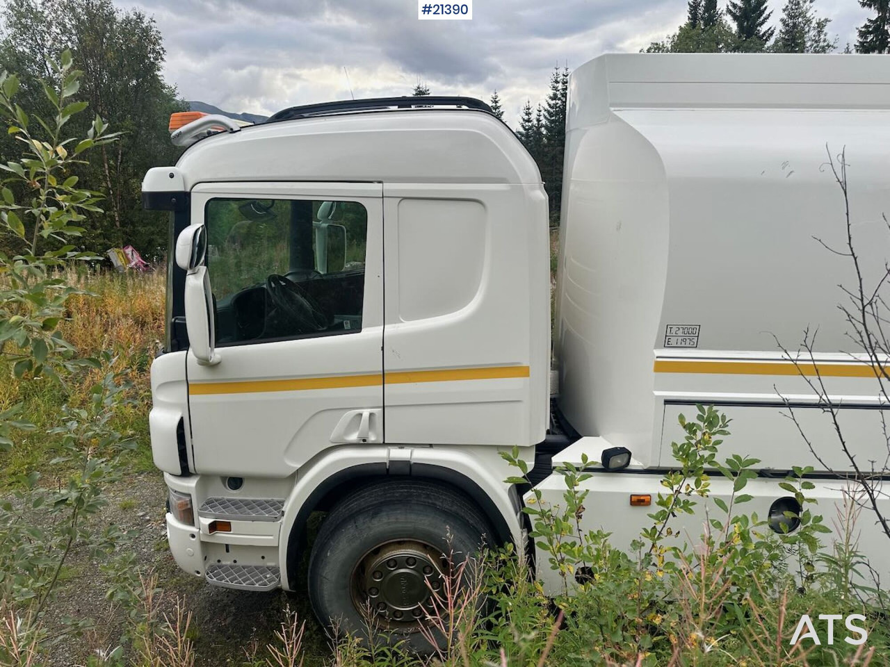 Scania R380 6x2 tankbil m/ eurotank påbygg - Tartályos teherautó: 3 kép. Scania R380 6x2 tankbil m/ eurotank påbygg - Tartályos teherautó: 3 kép.